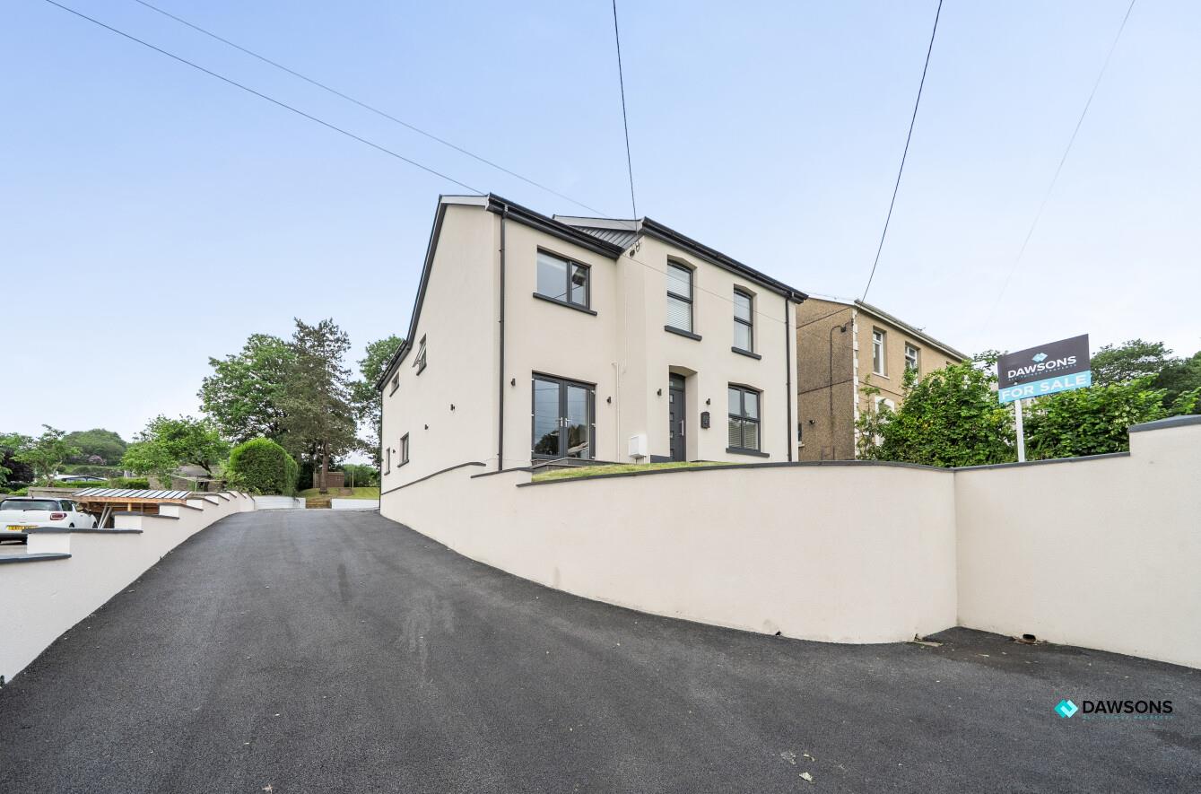 Trosserch Road, Llangennech, Llanelli, SA14 8AX